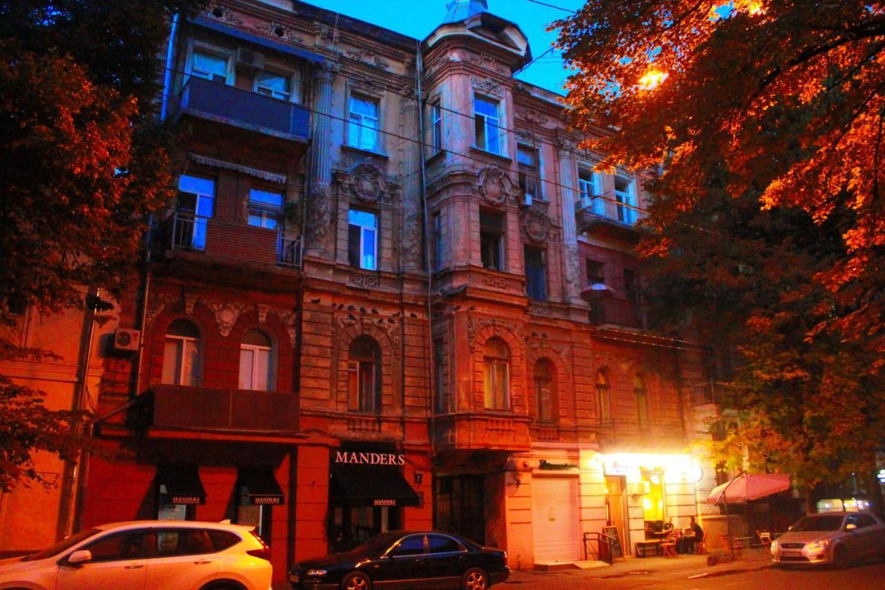 Студия с балконом в квартале от Дерибасовской Одесса Экстерьер фото